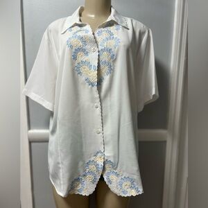 Elegant White Button Down Shirt with Blue and Yellow Embroidery